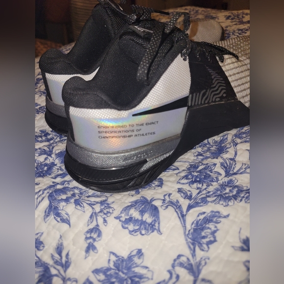 Beautiful women's Metcon Hyperlifts - Picture 4 of 7